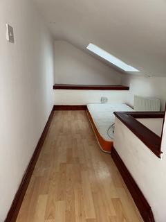 2 bedroom flat to rent, Stoke Newington Road, London N16