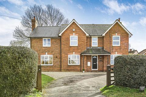 5 bedroom detached house for sale, Rushden Road, Sandon SG9