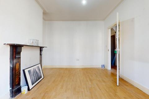 3 bedroom terraced house to rent, Harpour Road, Barking IG11