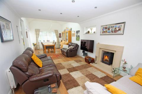 30 Cheddington Road, Bournemouth, BH9 3NB