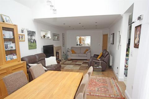 30 Cheddington Road, Bournemouth, BH9 3NB