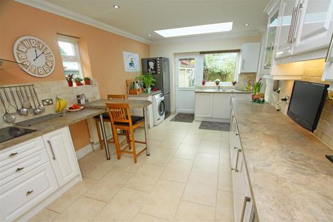 30 Cheddington Road, Bournemouth, BH9 3NB