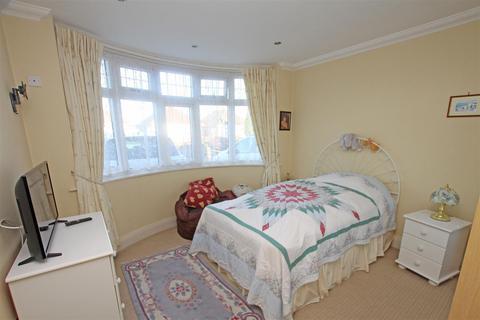 30 Cheddington Road, Bournemouth, BH9 3NB