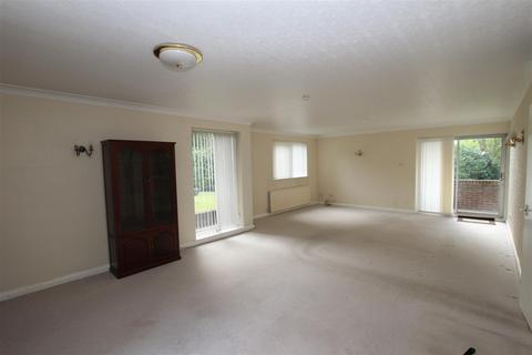undefined, The Glen, Bolton BL1