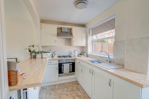 2 bedroom terraced house to rent, Scaife Road, Bromsgrove, Worcestershire, B60