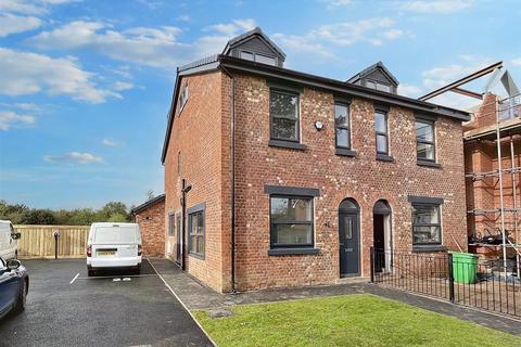 3 bedroom semi-detached house to rent, Trenchard Drive, Manchester