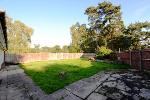 3 bedroom bungalow to rent, Kingston Road, Camberley GU15