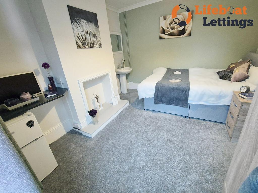 Bedroom 1b