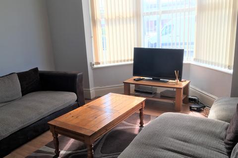 1 bedroom in a house share to rent, Queens Road, Sheffield S2