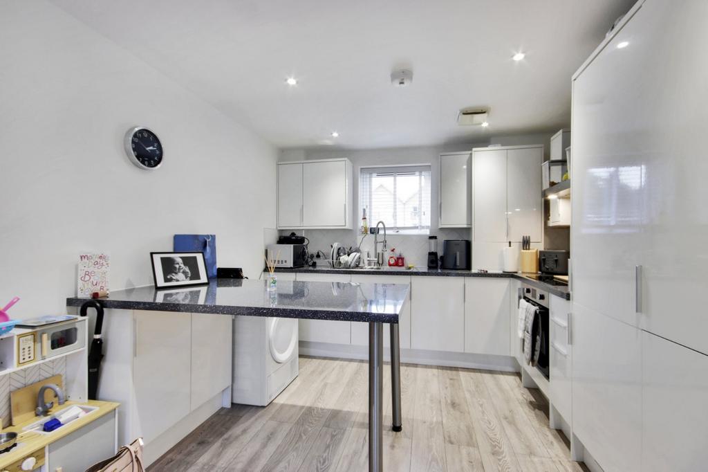 4 - Kitchen