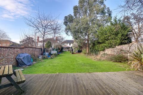 5 bedroom semi-detached house for sale, Southbourne Grove, Westcliff-On-Sea SS0