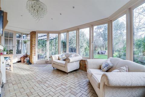 5 bedroom semi-detached house for sale, Southbourne Grove, Westcliff-On-Sea SS0