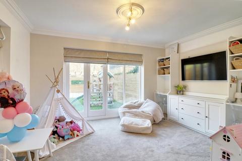 10 Mayfield Close, Harlow, CM17 0LH