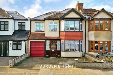 3 bedroom semi-detached house for sale, Albany Road, Hornchurch, RM12