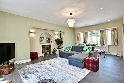 4 bedroom detached house to rent, The Avenue, Beckenham BR3