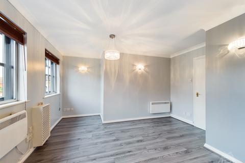 2 bedroom flat for sale, North Road, South Ockendon, Essex, RM15