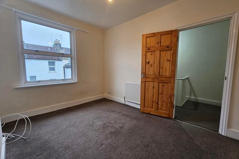 3 bedroom maisonette to rent, Caledonian Road, BN2 3HX