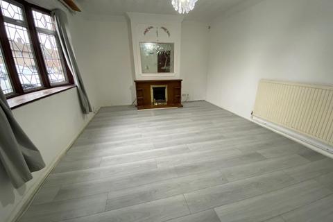 3 bedroom terraced house to rent, Roosevelt Way, Dagenham