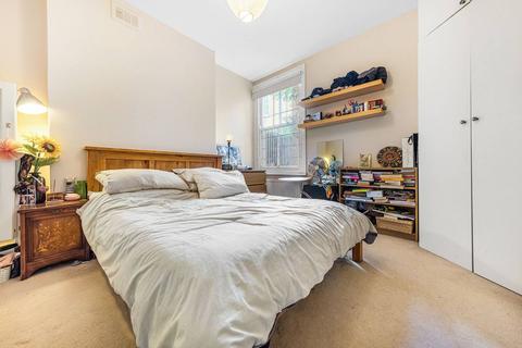 2 bedroom flat to rent, Cato Road, Clapham, London, SW4