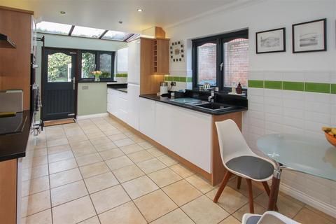 7 Park Drive, Romford, RM1 4LJ