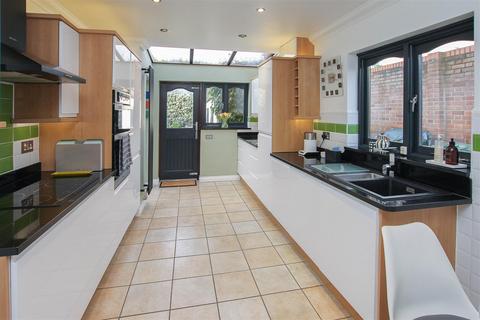 7 Park Drive, Romford, RM1 4LJ