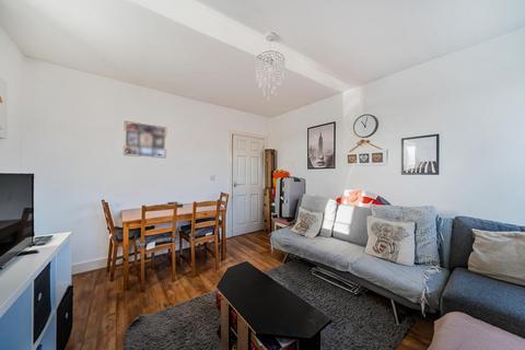 2 bedroom flat for sale, Warwick Gardens, Thornton Heath