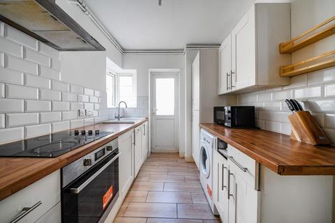 21 Warwick Gardens, Thornton Heath, CR7 7NA