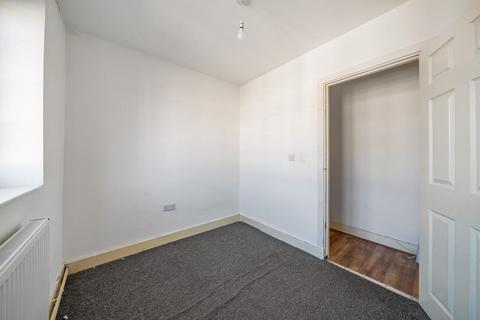 21 Warwick Gardens, Thornton Heath, CR7 7NA