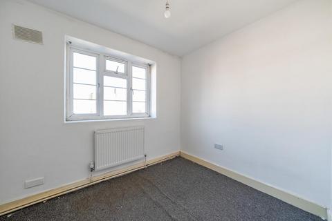 21 Warwick Gardens, Thornton Heath, CR7 7NA