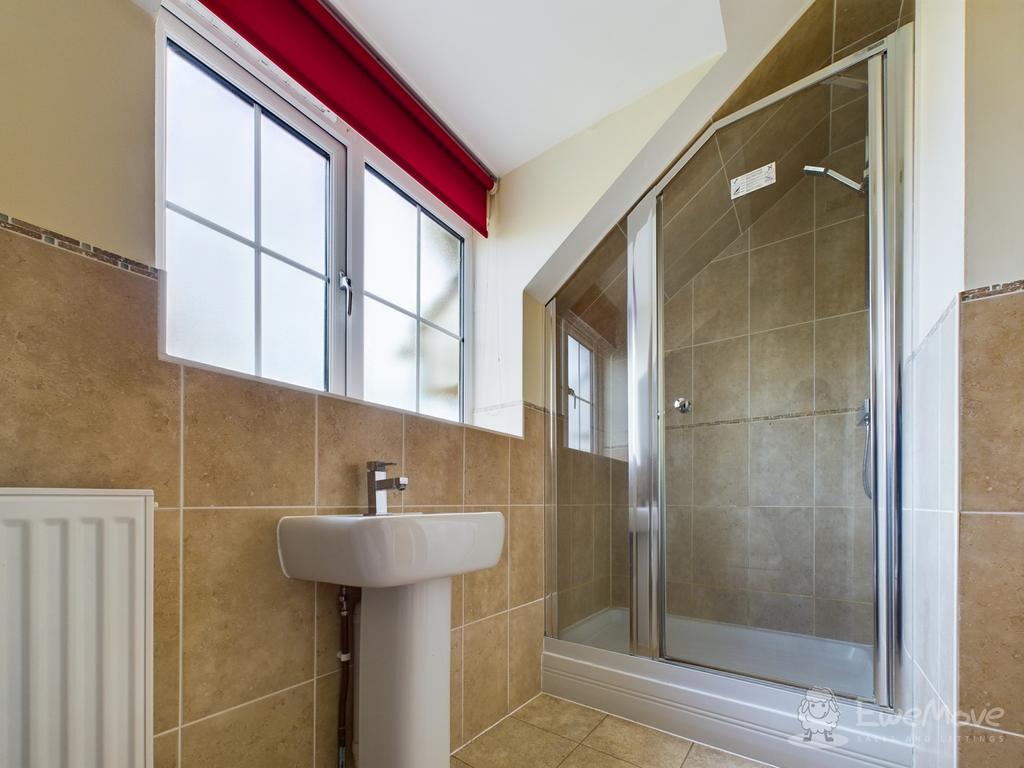 Ensuite to Bedroom 2