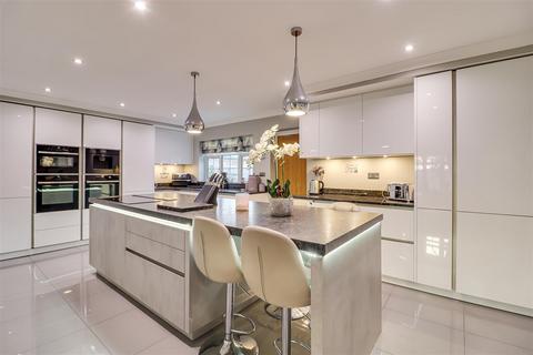 9 Abreys, Benfleet, SS7 3LU