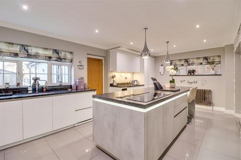 9 Abreys, Benfleet, SS7 3LU