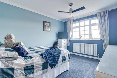 9 Abreys, Benfleet, SS7 3LU