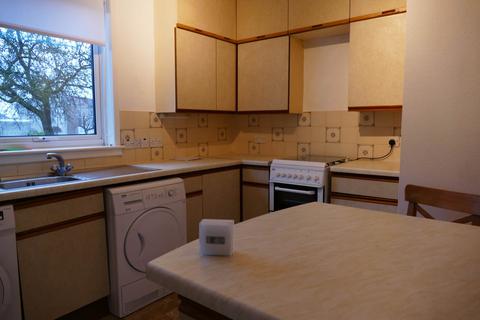 2 bedroom flat to rent, Kennedy Court, Giffnock