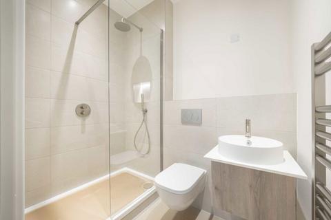 3 bedroom flat for sale, Somerset Road, London W13