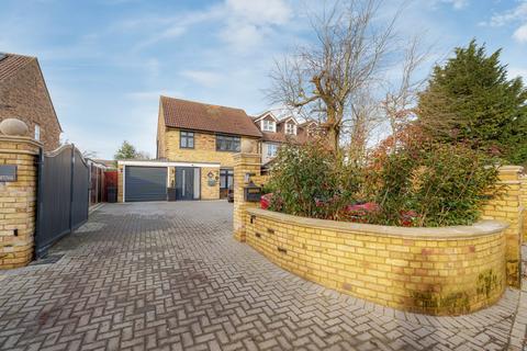 4 bedroom detached house for sale, Pink Lane, Burnham, SL1