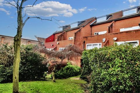 23 Cumbrian Way, Uxbridge, UB8 1XD