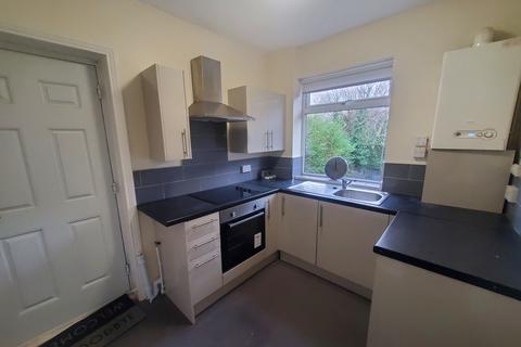 2 bedroom semi-detached house to rent, Douglas Gardens, Gateshead NE11