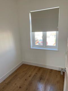 42 Chestnut Glen, Hornchurch, RM12 4HL
