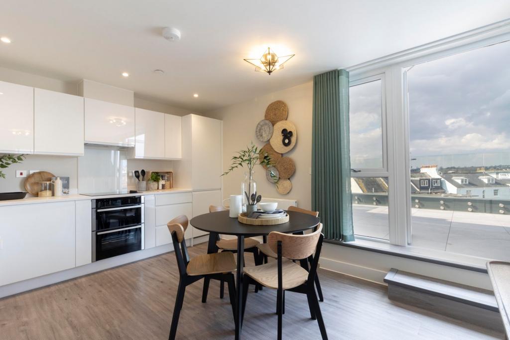 Dining/Kitchen