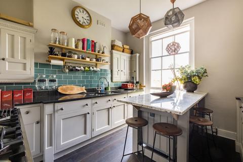 3 bedroom maisonette to rent - Malden Road, Kentish Town, London