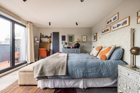 3 bedroom maisonette to rent, Malden Road, Kentish Town, London