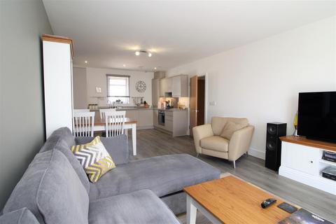 2 bedroom apartment to rent, Adams Close, Poole