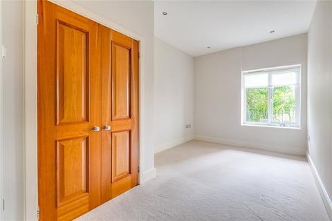 2 bedroom flat for sale, Charlwood House, 6 Strand Drive, Kew Riverside Park, Surrey