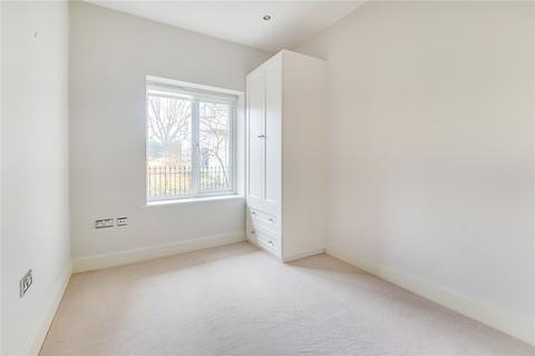 2 bedroom flat for sale, Charlwood House, 6 Strand Drive, Kew Riverside Park, Surrey