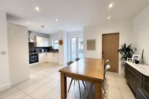 4 Ashbourne Road, Salford, M6 7GL