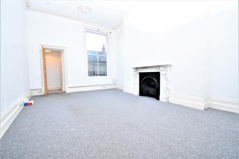 2 bedroom flat to rent, Castle Hill Rochester ME1