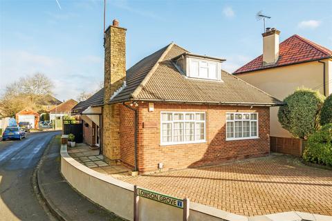 4 bedroom detached bungalow for sale, Elm Avenue, Watford WD19