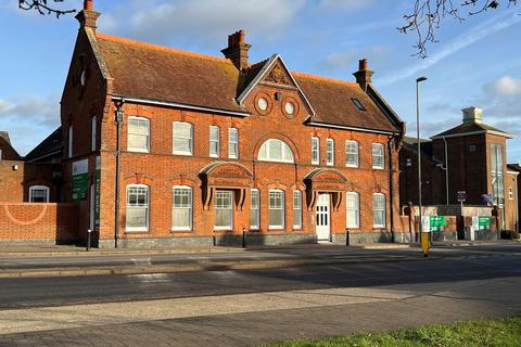 2 bedroom ground floor flat for sale, The George, Milton Green, Christchurch Road, New Milton, Hampshire. BH25 6QG