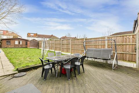 81 Henley Avenue, Cheam, Sutton, SM3 9SE